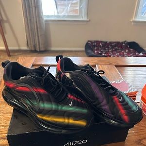 Nike air max 720. Men’s size 9 black with a couple accent colors.